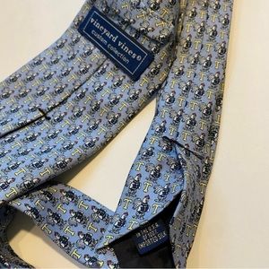 Vineyard Vines custom Trinity college silk men’s tie
